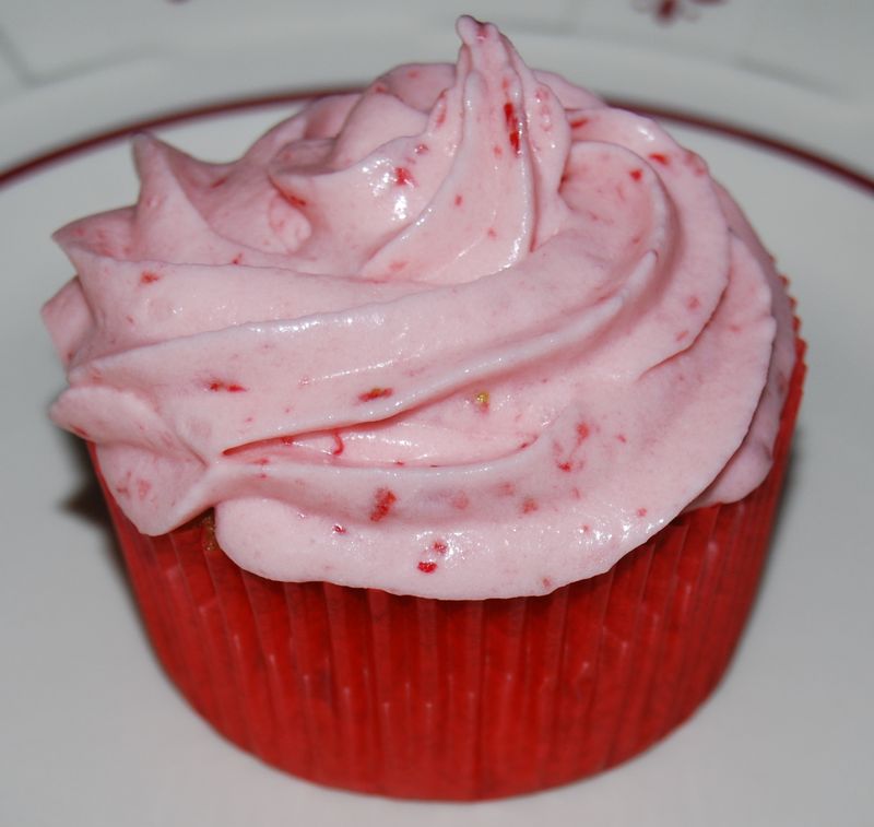 Strawberry Cupcakes With Strawberry Meringue Icing
